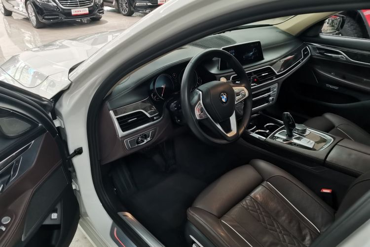 宝马7系 2016款 740Li 领先型中控内饰7009