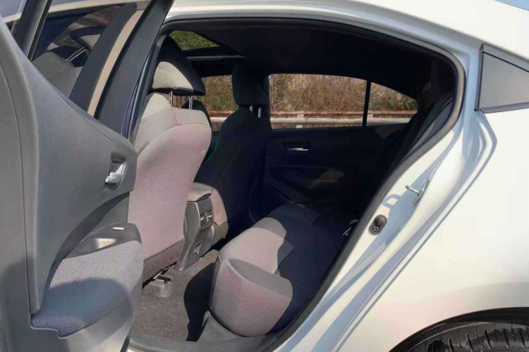 丰田 雷凌 2024款 185T CVT豪华版中控内饰7001