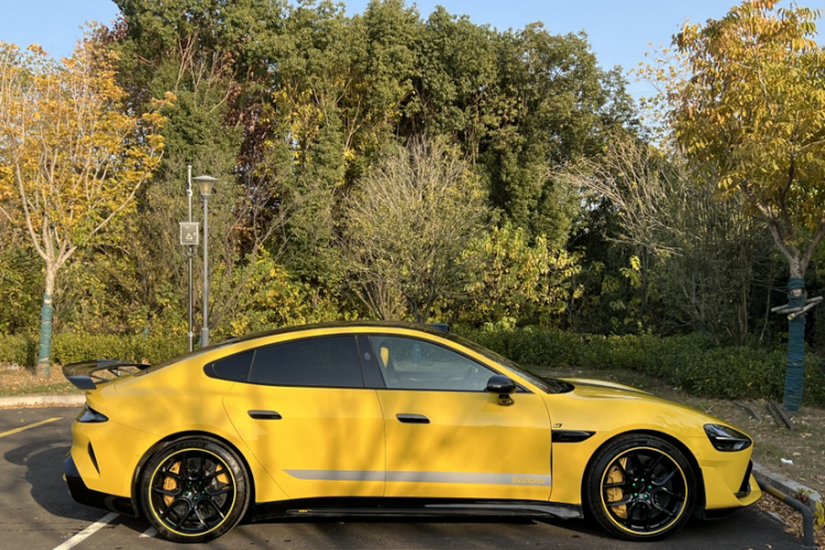 小米汽车 小米SU7 Ultra 2025款 Ultra车身外观6002