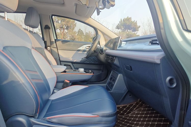 吉利几何E萤火虫 2022款 401KM 玲珑虎 4座中控内饰7006