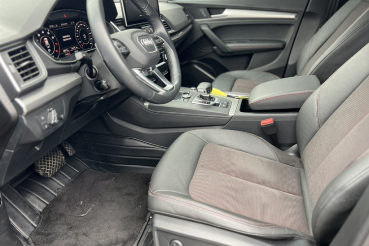 奥迪Q5L 2018款 45 TFSI 尊享时尚型 国VI中控内饰7008