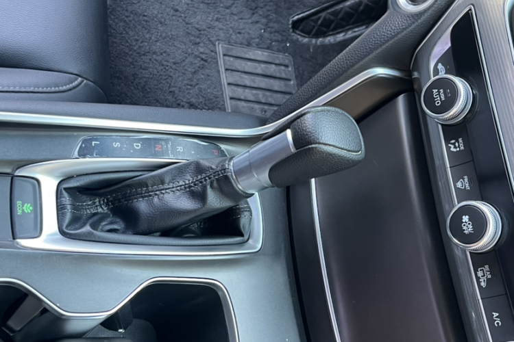 本田 雅阁 2022款 260TURBO 豪华版中控内饰7001