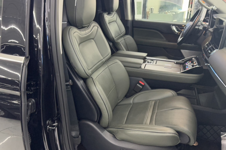 林肯 领航员 2022款 3.5T 总统版中控内饰7001