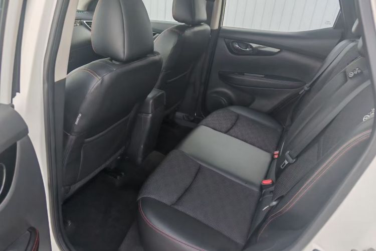 日产 逍客 2016款 2.0L CVT豪华版中控内饰7002