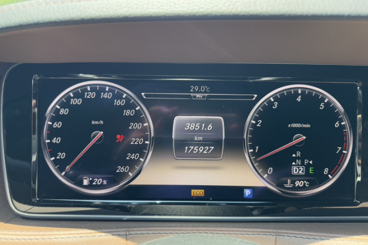 奔驰S级 2014款 S 400 L 尊贵型中控内饰15