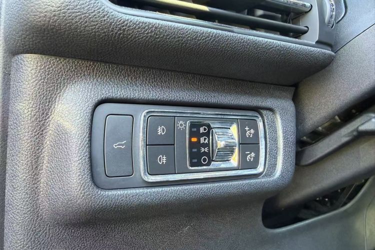 林肯 冒险家 2020款 2.0T 两驱尊雅版中控内饰7004