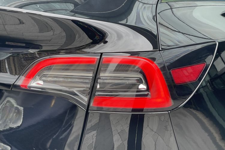 特斯拉 Model Y 2022款 后轮驱动版车身外观6009