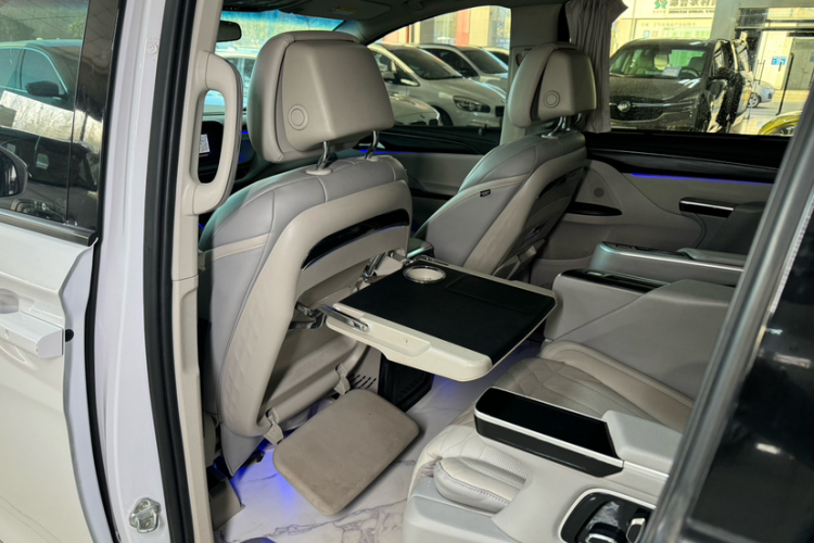 别克GL8 2023款 ES陆尊 舒适型中控内饰7004