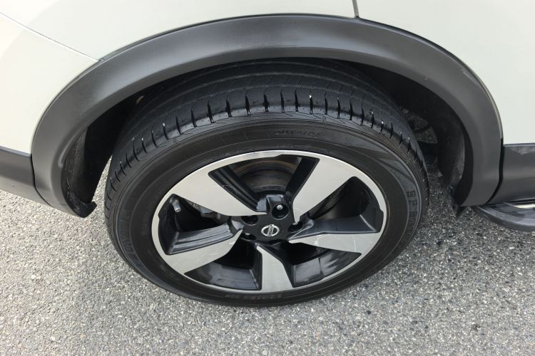 日产 逍客 2017款 2.0L CVT智享版 国V车身外观6010