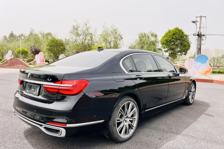 宝马7系 2017款 740Li xDrive 豪华型车身外观6007