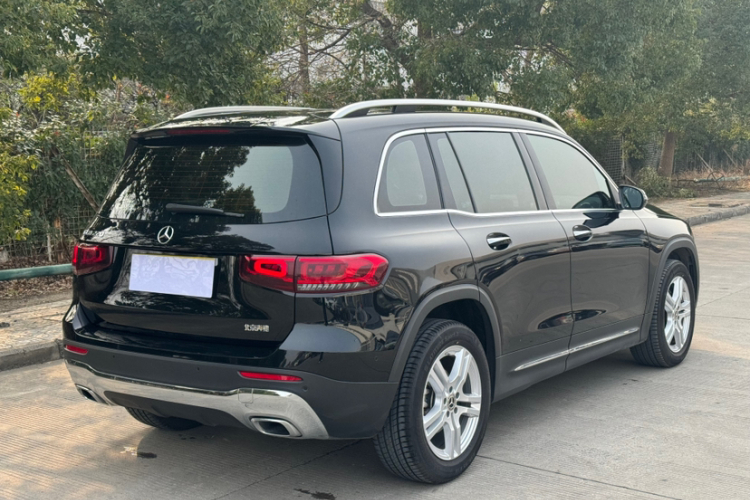 奔驰GLB 2023款 GLB 220 动感型车身外观6005
