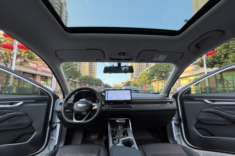 吉利汽车 帝豪 2025款 第4代 1.5L CVT尊贵型中控内饰7009