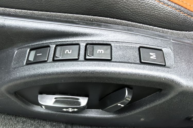 沃尔沃S60 2019款 S60L 改款 T5 智进进阶版中控内饰7008