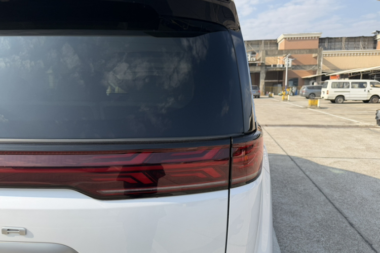 腾势D9 2022款 DM-i 970 四驱尊荣型车身外观6011