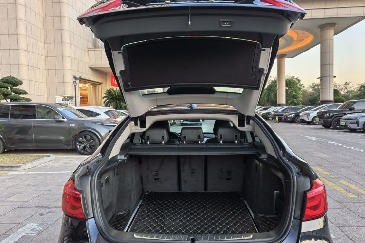 宝马3系GT 2017款 320i 时尚型中控内饰7005