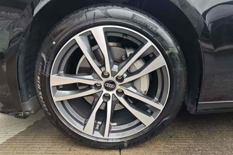 奥迪A6L 2023款 40 TFSI 豪华动感型车身外观6006