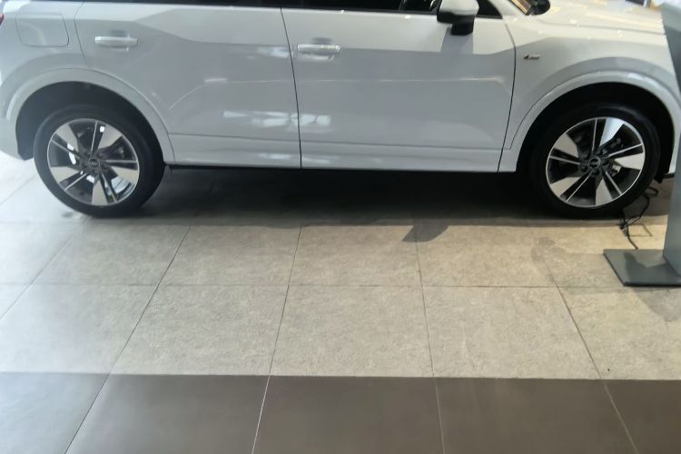 奥迪Q2L 2025款 35TFSI 进取动感型车身外观6006