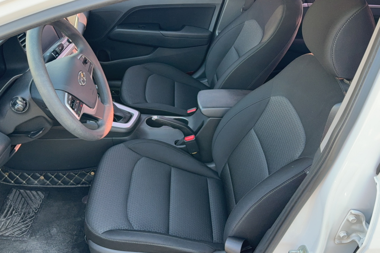 现代 领动 2016款 1.6L 自动智炫·精英型局部细节19