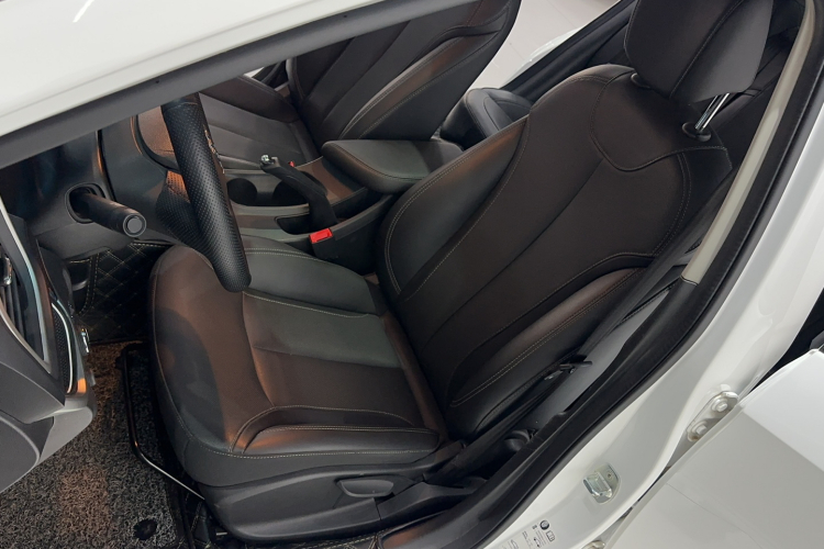 别克 英朗 2021款 改款 典范 1.5L 自动精英型局部细节19