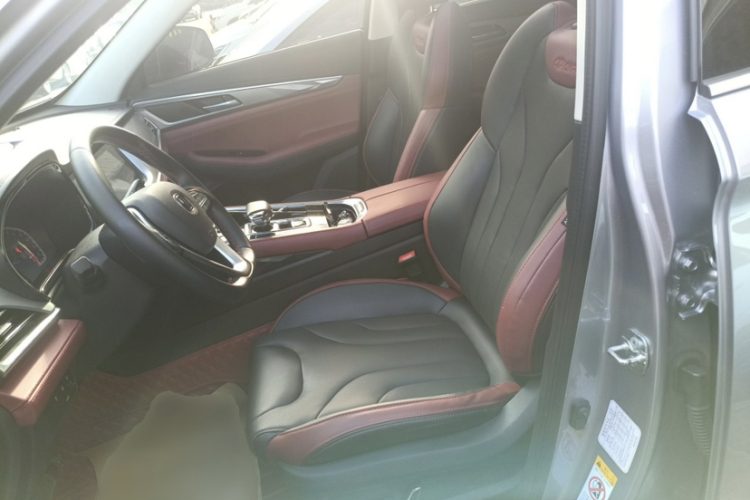 长安CS85 COUPE 2023款 1.5T DCT尊贵型中控内饰7005