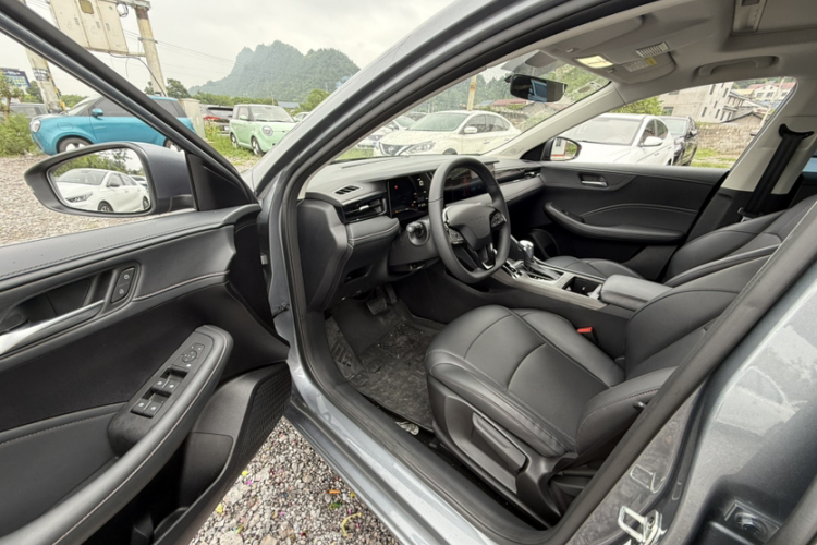 荣威i5 2023款 1.5L CVT尊荣版中控内饰7002