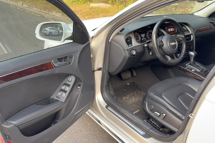 奥迪A4L 2016款 35 TFSI 自动舒适型中控内饰7004