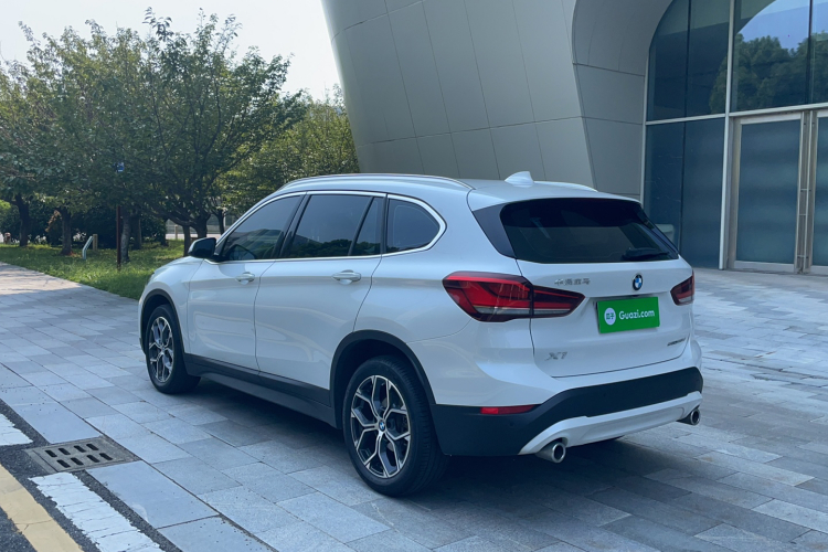 宝马X1 2022款 sDrive25Li 领先型车身外观6006