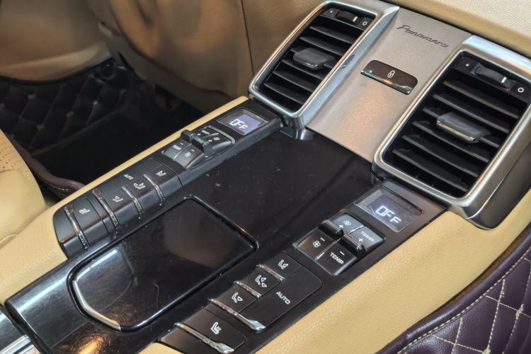 保时捷 2014款 Panamera 3.0T中控内饰7005