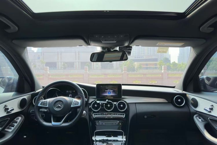 奔驰C级 2018款 C 200 运动版中控内饰7001