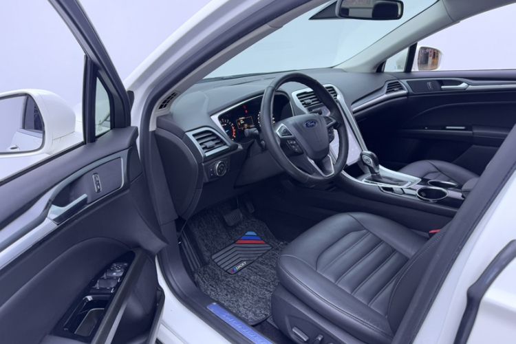 福特 蒙迪欧 2013款 1.5L GTDi180时尚型中控内饰7001