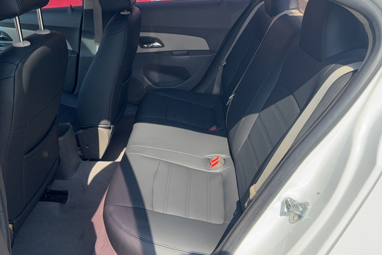 雪佛兰 科鲁兹 2015款 1.5L 经典 SL MT中控内饰7001