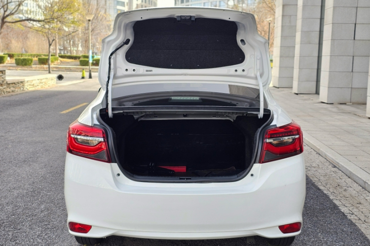 丰田 威驰 2022款 1.5L 20周年纪念版局部细节23