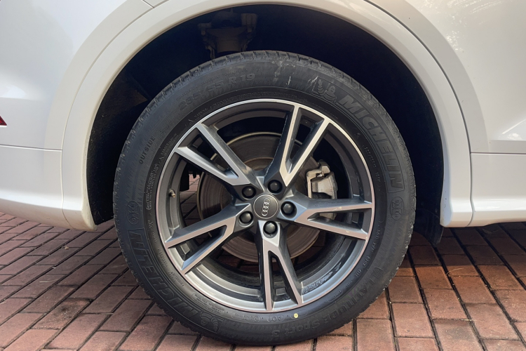 奥迪Q5L 2020款 改款 40 TFSI 荣享时尚型车身外观6004