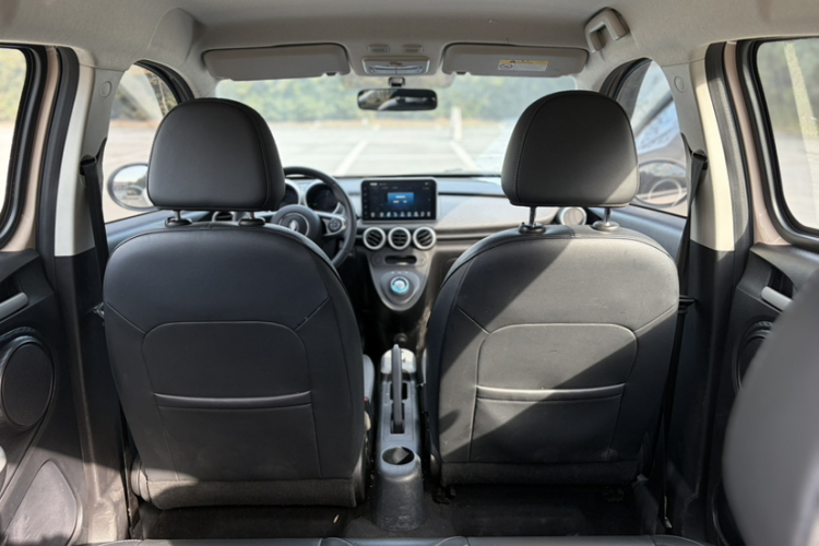 欧拉黑猫 2022款 351km 标准型 三元锂中控内饰7012