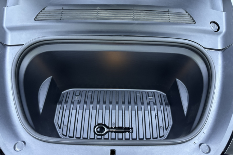 特斯拉 Model Y 2022款 后轮驱动版局部细节24