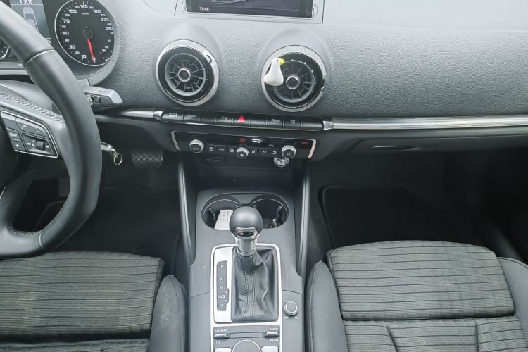 奥迪A3 2019款 Limousine 35 TFSI 运动型 国VI中控内饰7005