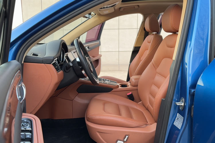 众泰SR9 2017款 2.0T 自动极致之心版局部细节19