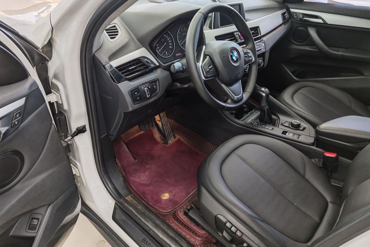 宝马X1 2016款 sDrive18Li 尊享型中控内饰7011