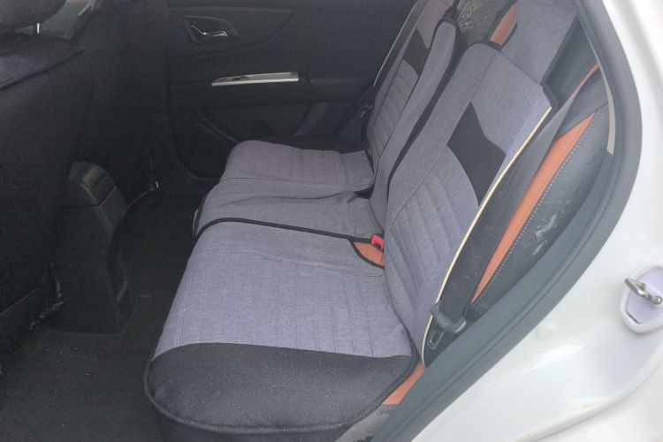 东风风神AX3 2016款 1.5L 自动尚酷型中控内饰7002