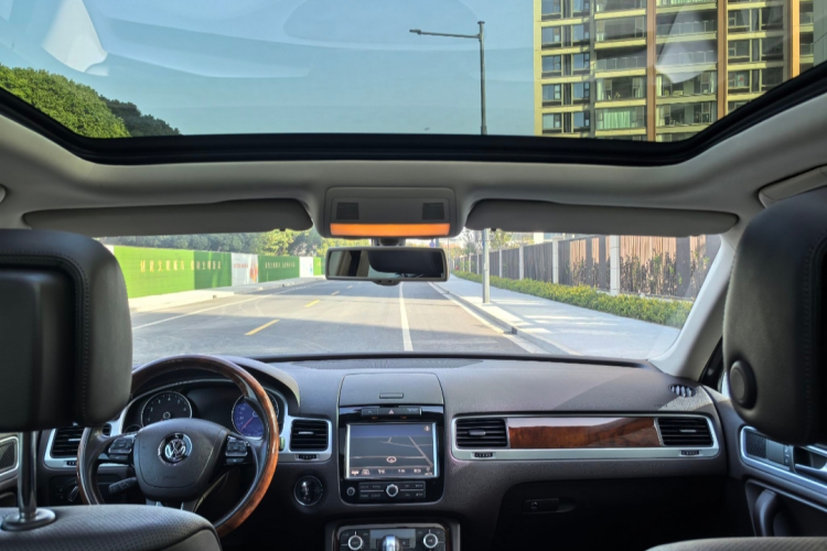 大众 途锐 2011款 3.0TSI 舒适型中控内饰7003