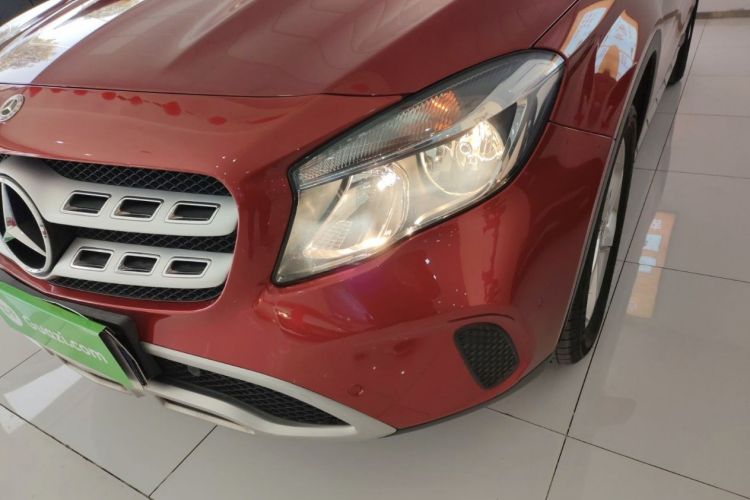 奔驰GLA 2019款 GLA 200 动感型车身外观6012