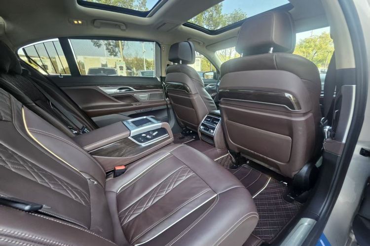 宝马7系 2019款 改款 730Li 豪华套装中控内饰7004