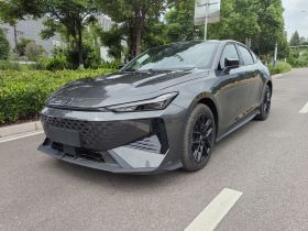 长安UNI-V 2024款 1.5T 尊贵型