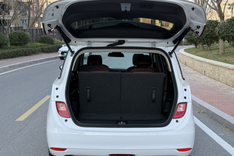 别克GL6 2018款 18T 6座尊贵型车身外观6001