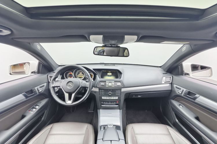 奔驰E级(进口) 2014款 E 200 轿跑版中控内饰7001