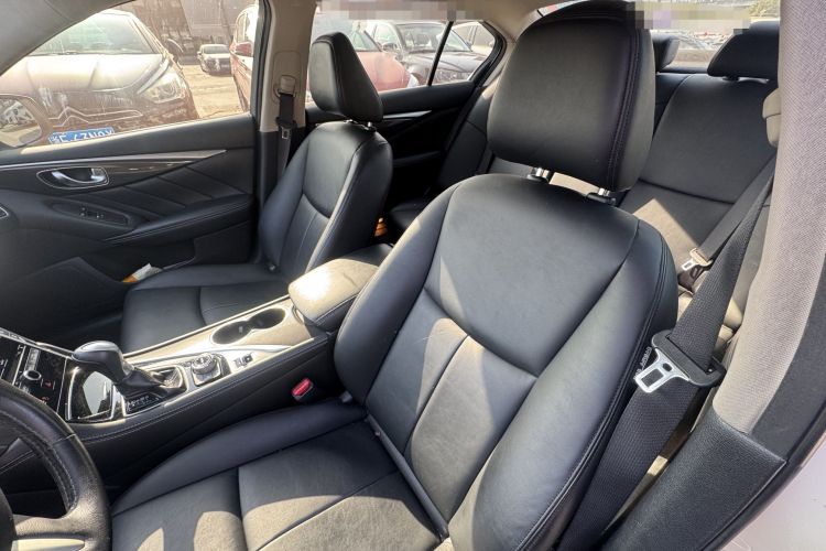 英菲尼迪Q50L 2015款 2.0T 舒适版中控内饰7003