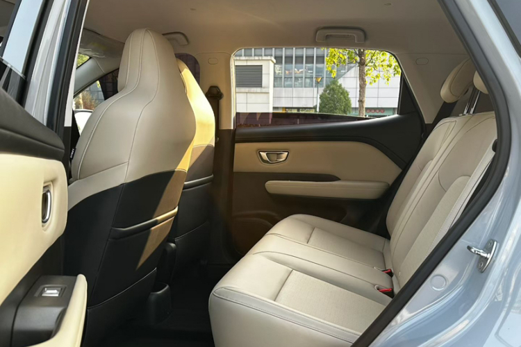 五菱汽车 五菱缤果PLUS 2024款 510km 旗舰版 四座版中控内饰7001