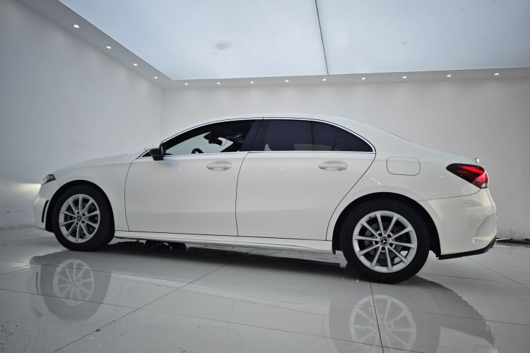 奔驰A级 2019款 A 200 L 运动轿车车身外观6009