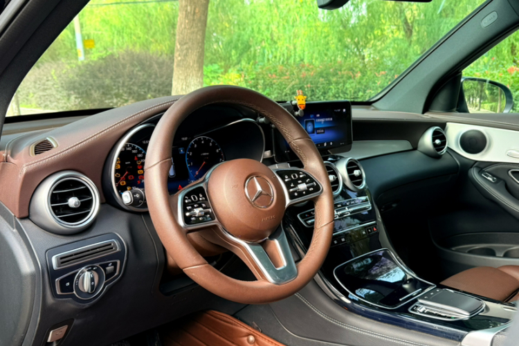 奔驰GLC 2020款 改款 GLC 260 L 4MATIC 动感型中控内饰7003
