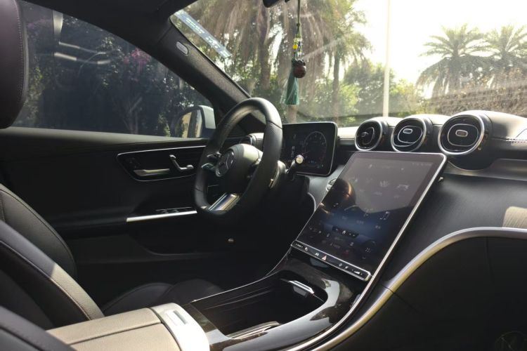 奔驰C级 2022款 改款 C 200 L 运动版中控内饰7007